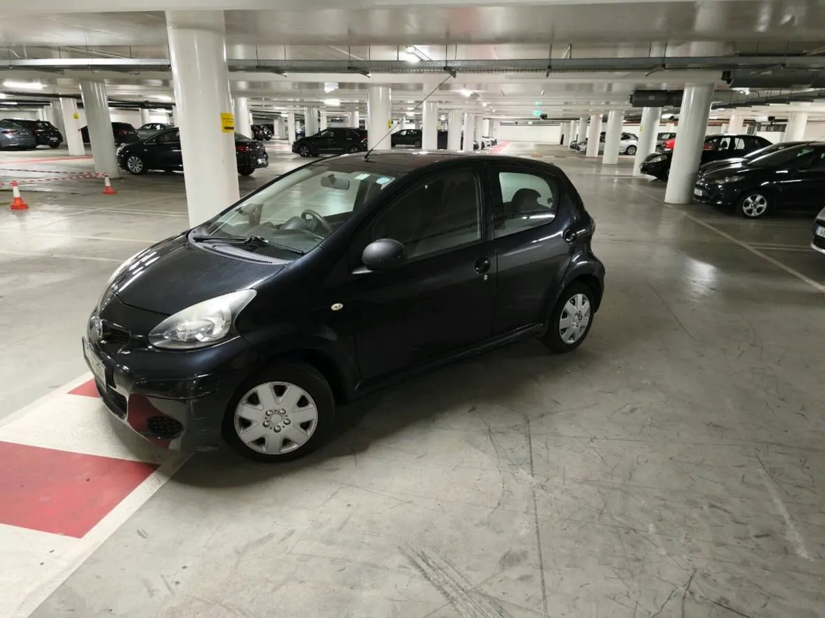 Toyota Aygo very low km - Image 3