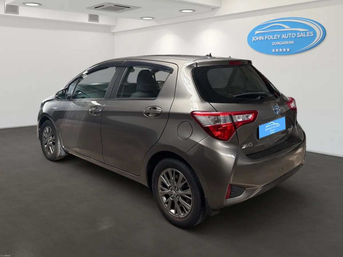 191-Toyota Yaris -1.5 Hybrid Auto -5 door - Image 3
