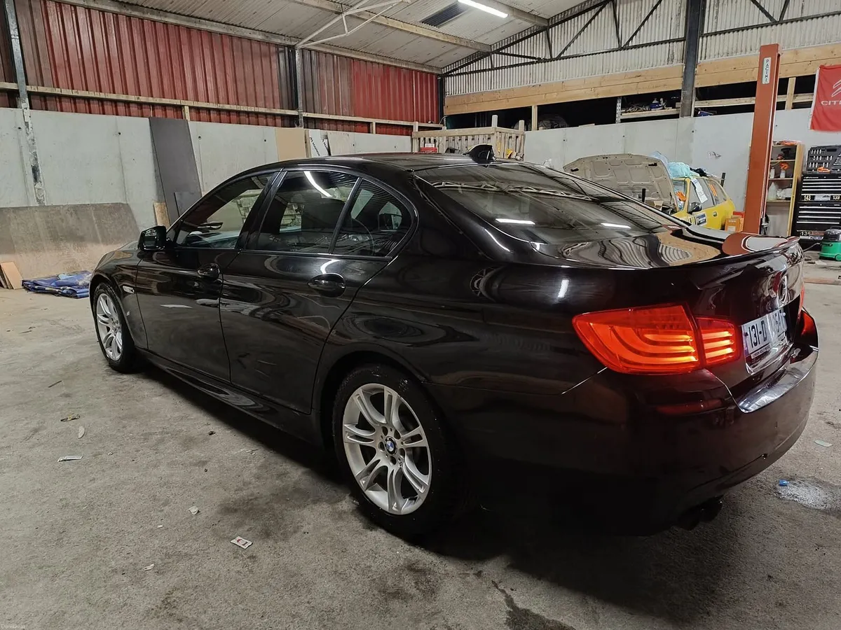 BMW 520 2013 - Image 2