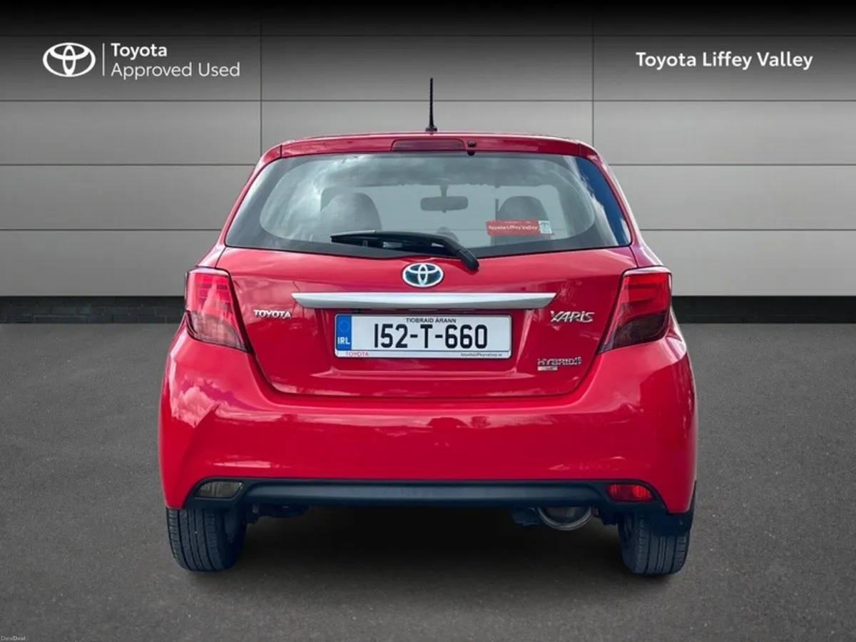 Toyota Yaris YARIS HYBRID LUXURY - Image 4