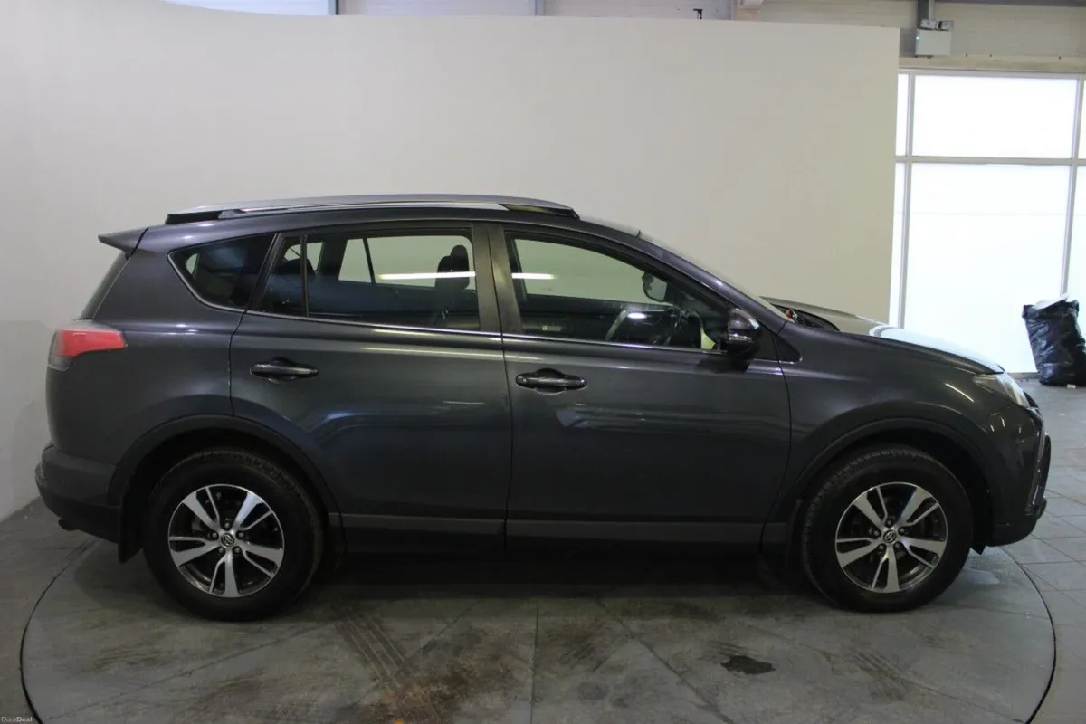 Toyota RAV4 2.0 D-4D (143) 2WD LUNA SPORT - TENDER - Image 3