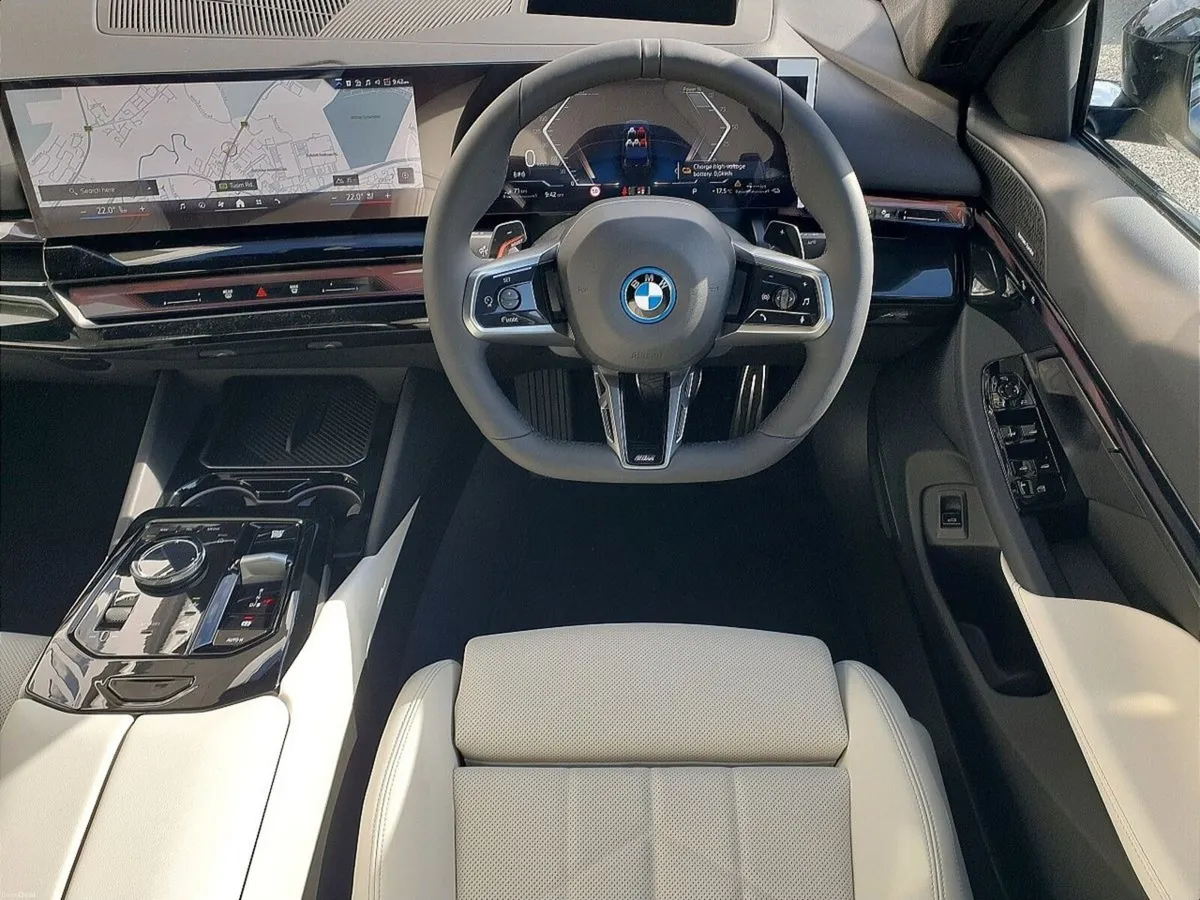 BMW 5-Series 530e M Sport Saloon - Image 5