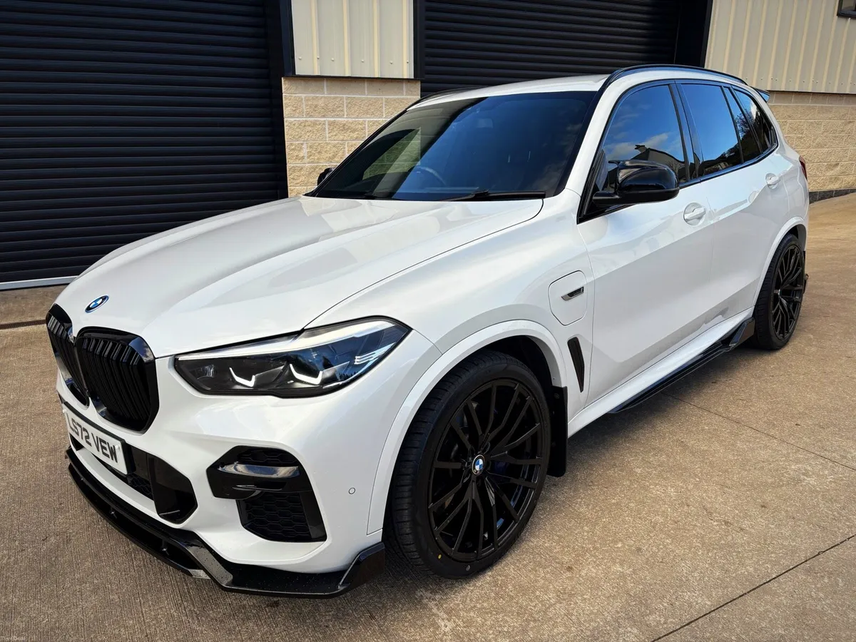 LATE 2022 BMW X5 3.0 45E M SPORT XDRIVE AUTO - Image 1