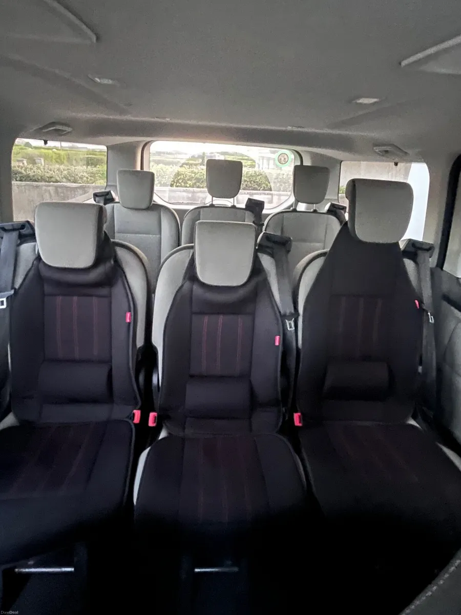 Ford Tourneo Custom 2019. 8 passengers - Image 2