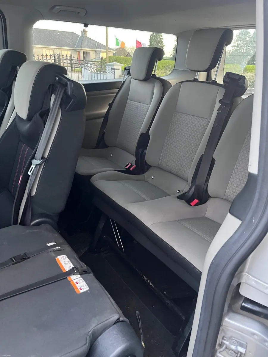 Ford Tourneo Custom 2019. 8 passengers - Image 4