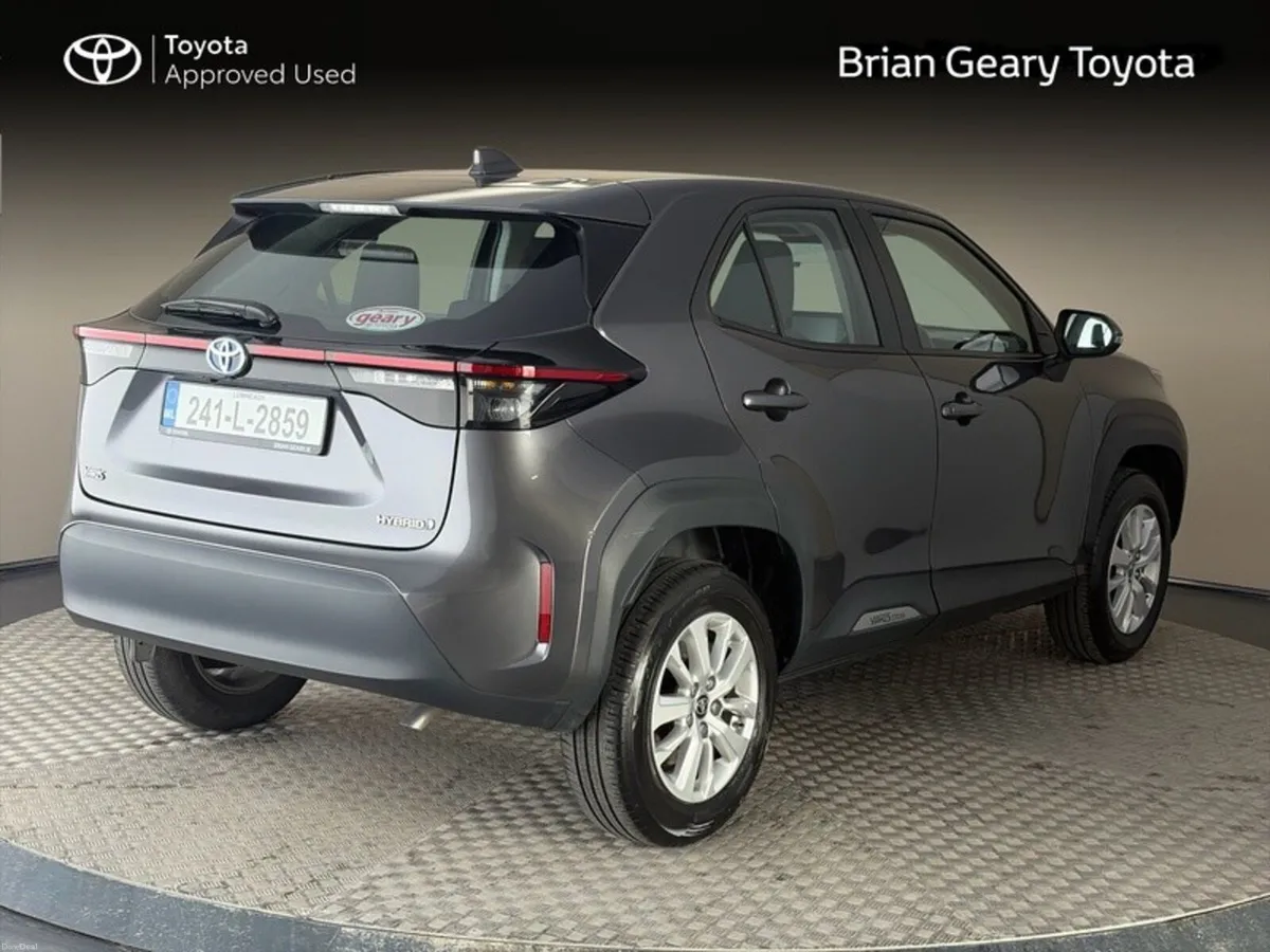 Toyota Yaris Cross HYBRID LUNA - Image 2