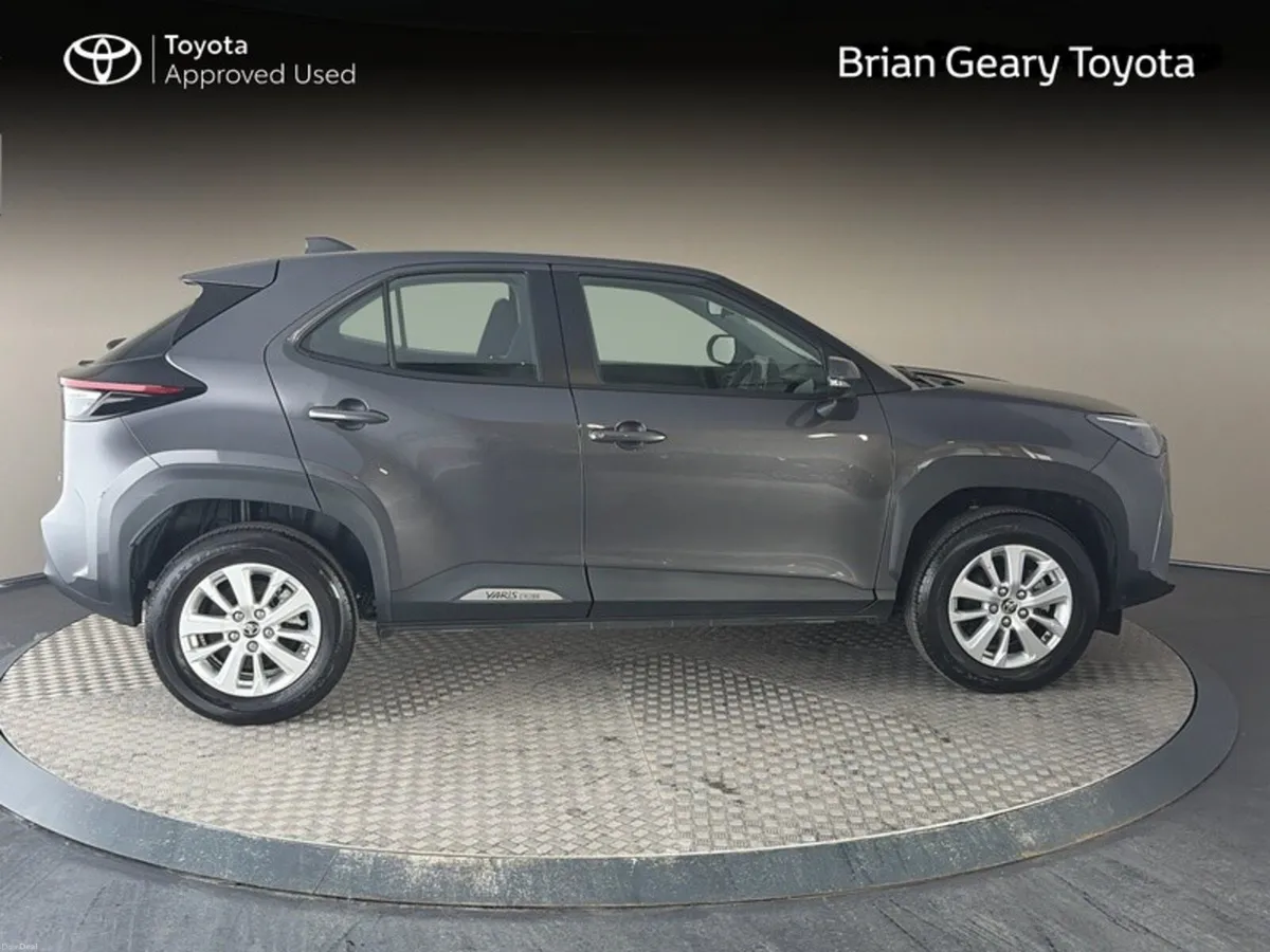 Toyota Yaris Cross HYBRID LUNA - Image 3