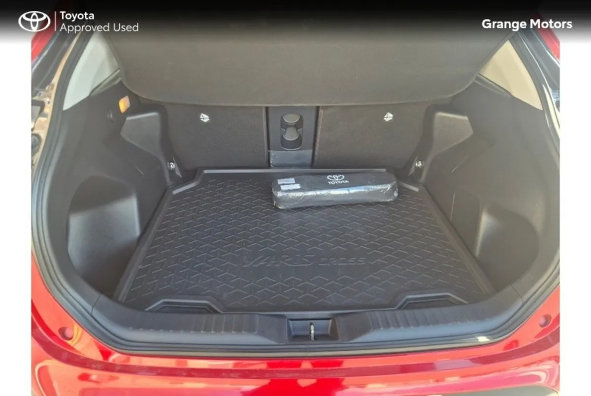 Toyota Yaris Cross 1.5 HYBRID SOL 5DR - Image 6