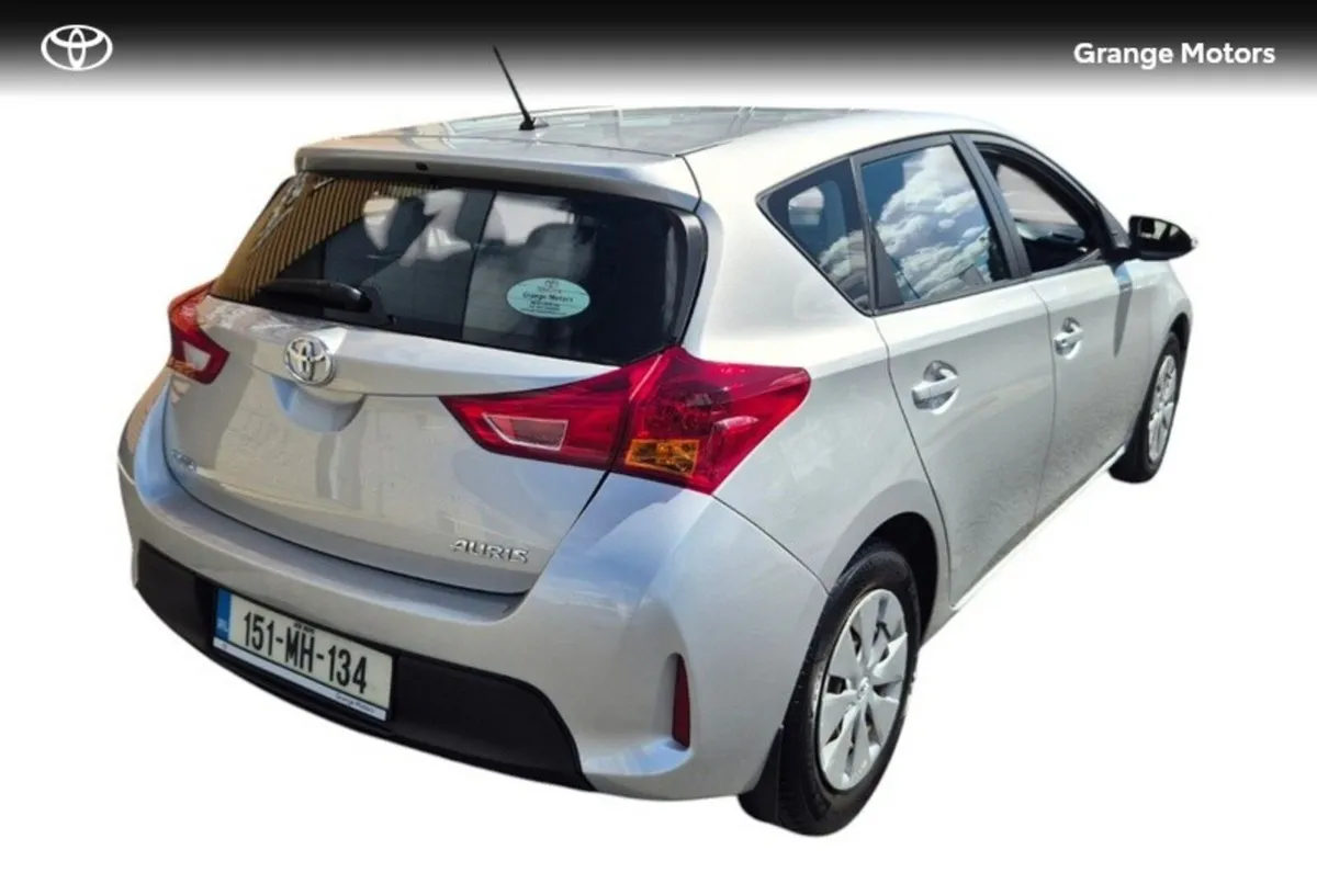 Toyota Auris 1.4 D-4D TERRA 5DR - Image 3