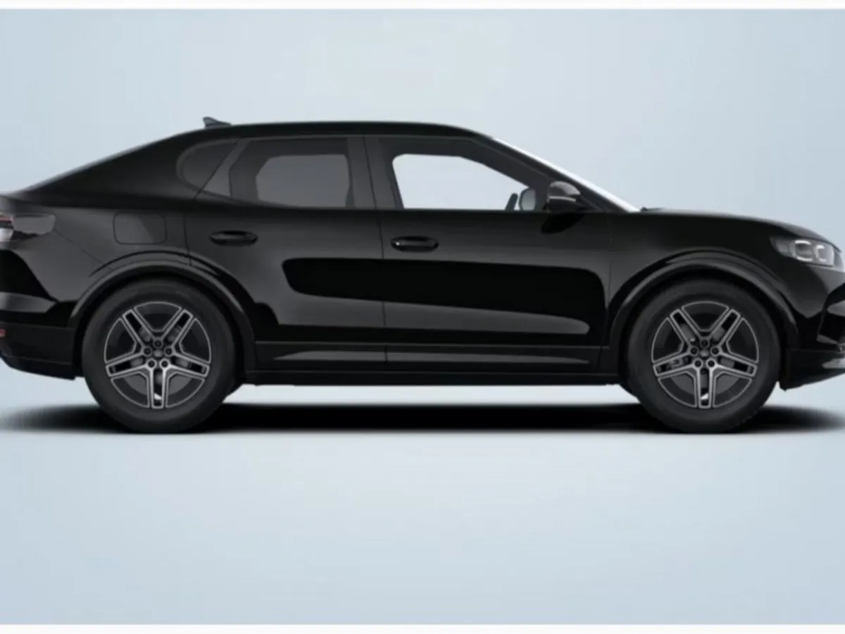 Ford Capri Premium 77kWh Extended Range - Image 2