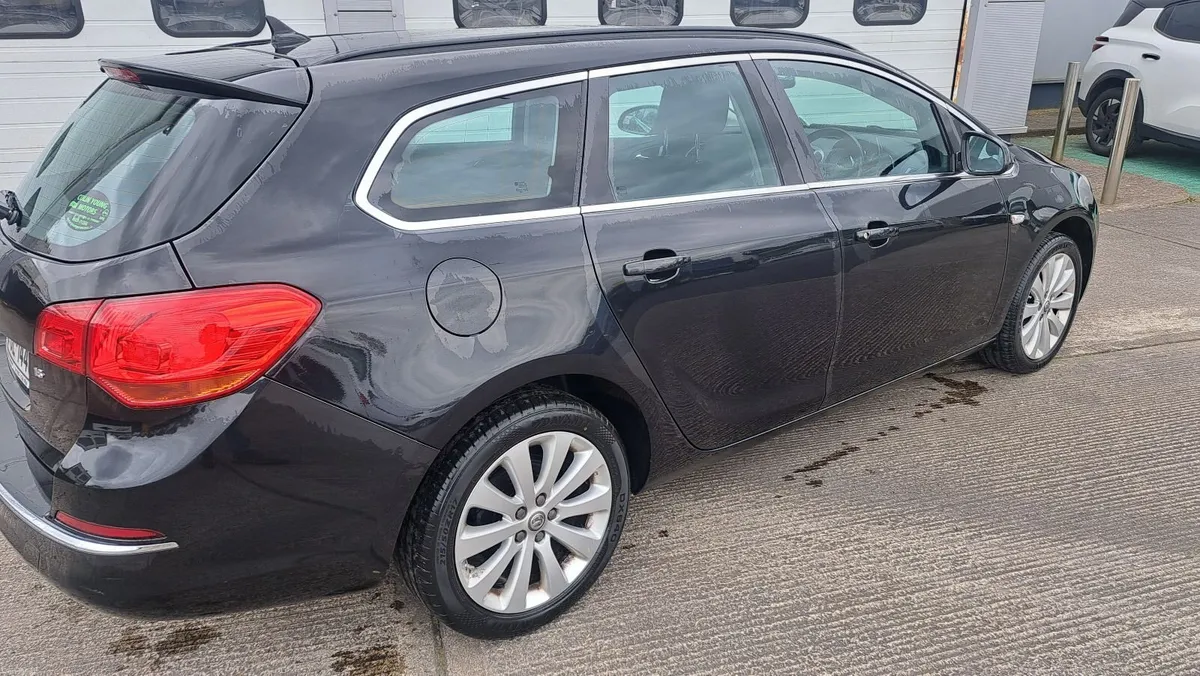 Vauxhall Astra 2015 - Image 2