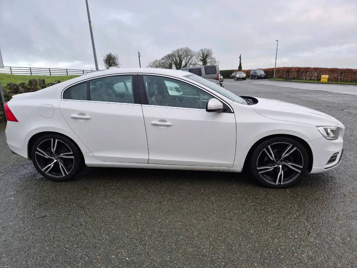 Volvo s60 R-Design - Image 3