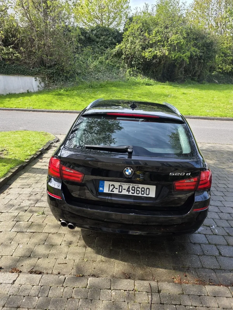 BMW 5-Series 2012 - Image 2