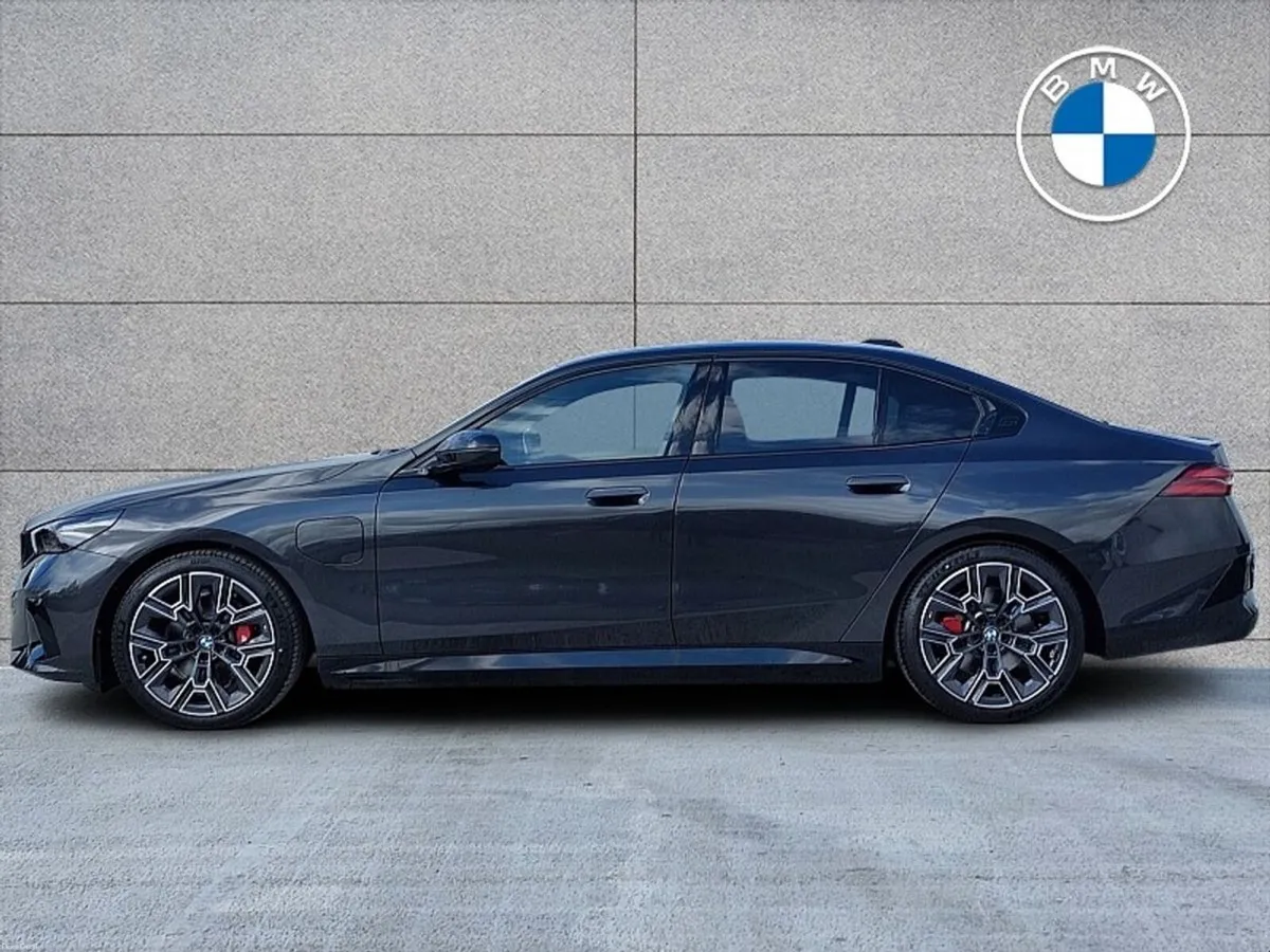 BMW 5-Series 530e M Sport Pro - Image 3