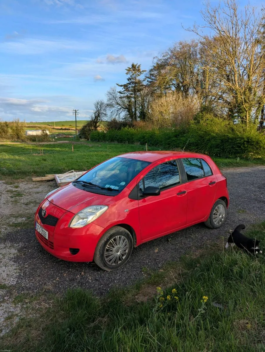 Toyota yaris *with Bluetooth* - Image 1
