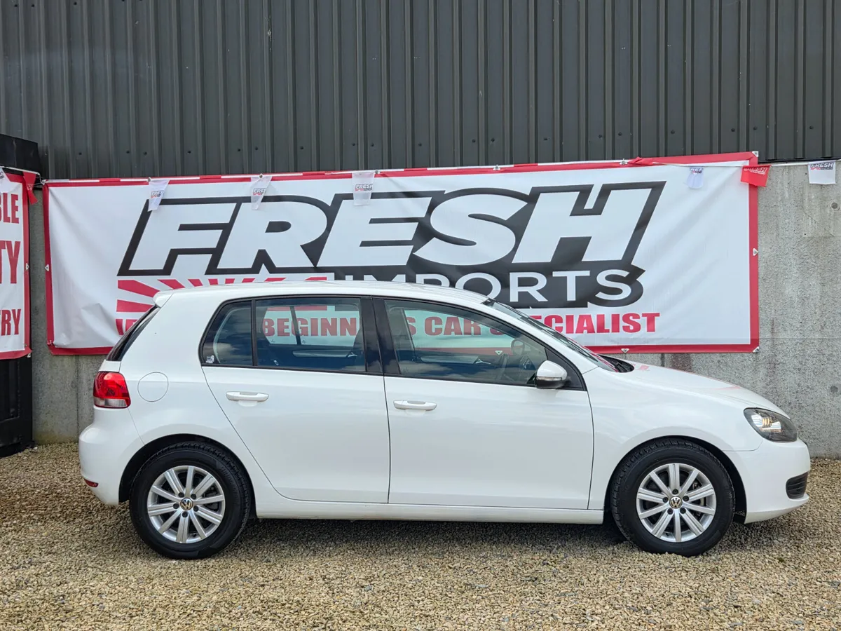 VOLKSWAGEN GOLF 69KM AUTO - Image 3