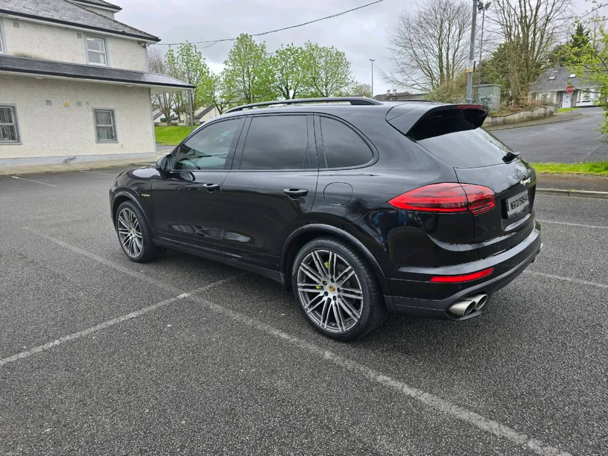 Porsche Cayenne S e-hybrid - Image 4