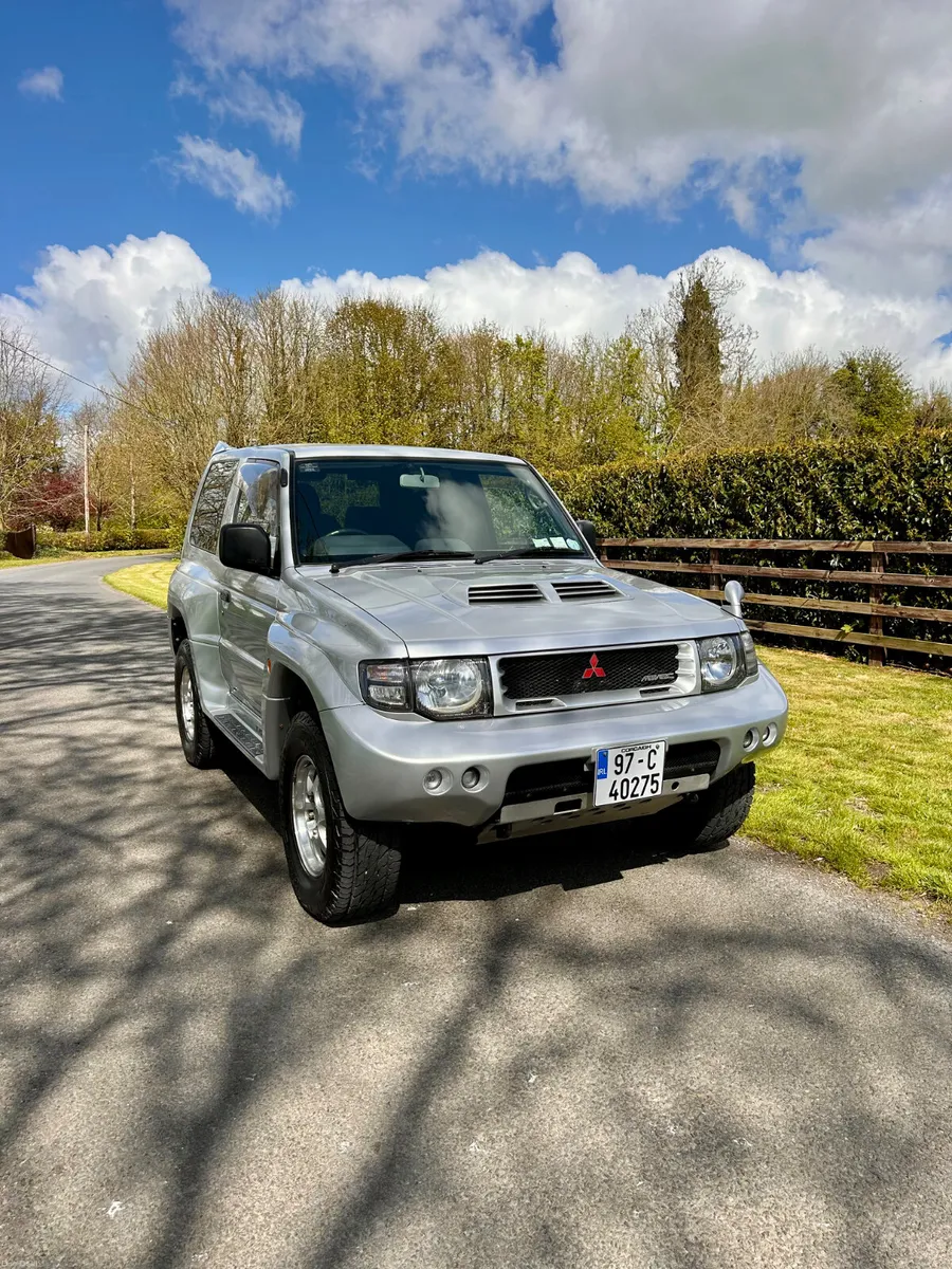 Mitsubishi Pajero Evolution - Image 3