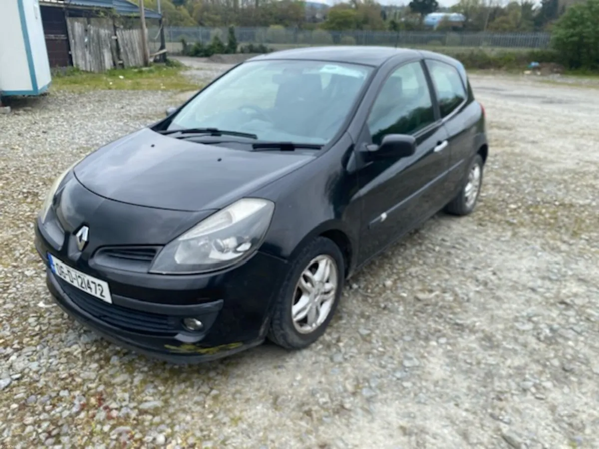 06 Renault Clio 1.4 Dynamique NCT 08/26 - Image 2