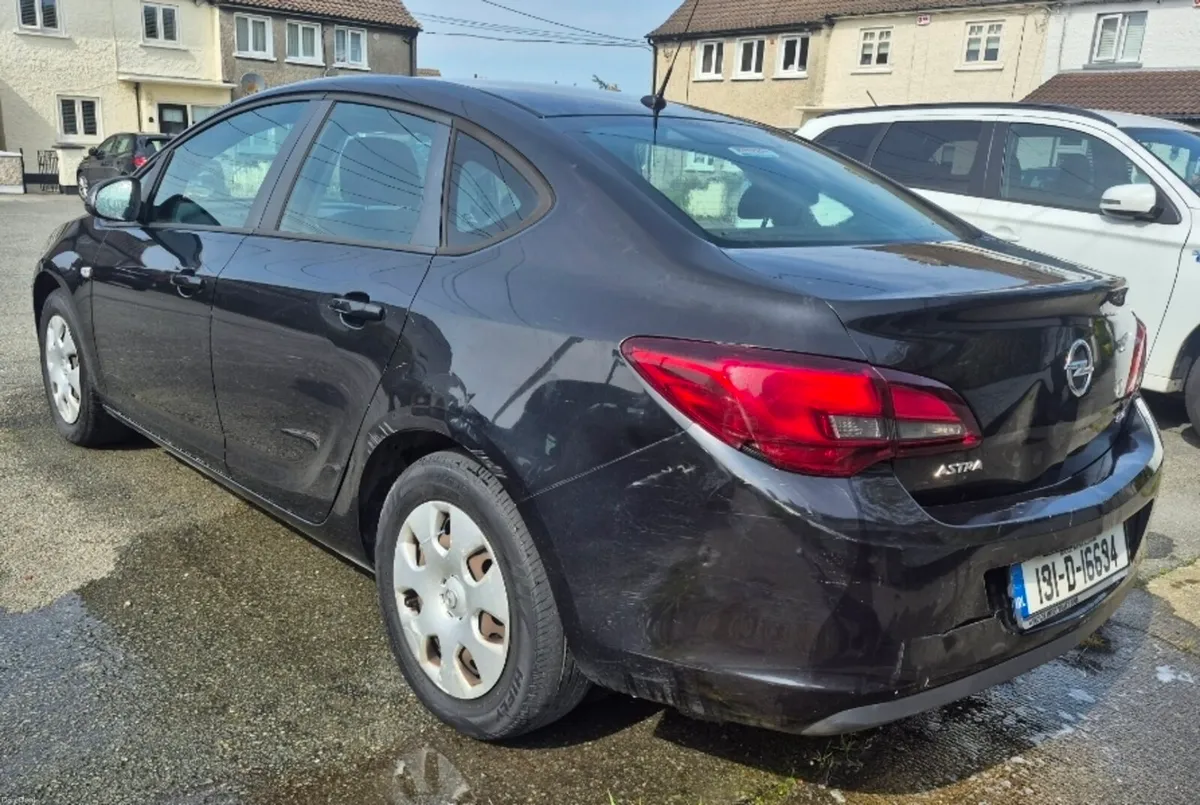 131 Opel Astra - Image 4