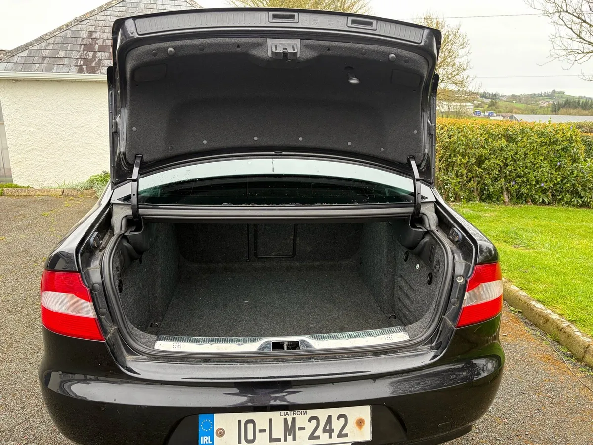 Skoda 2010 - Image 3