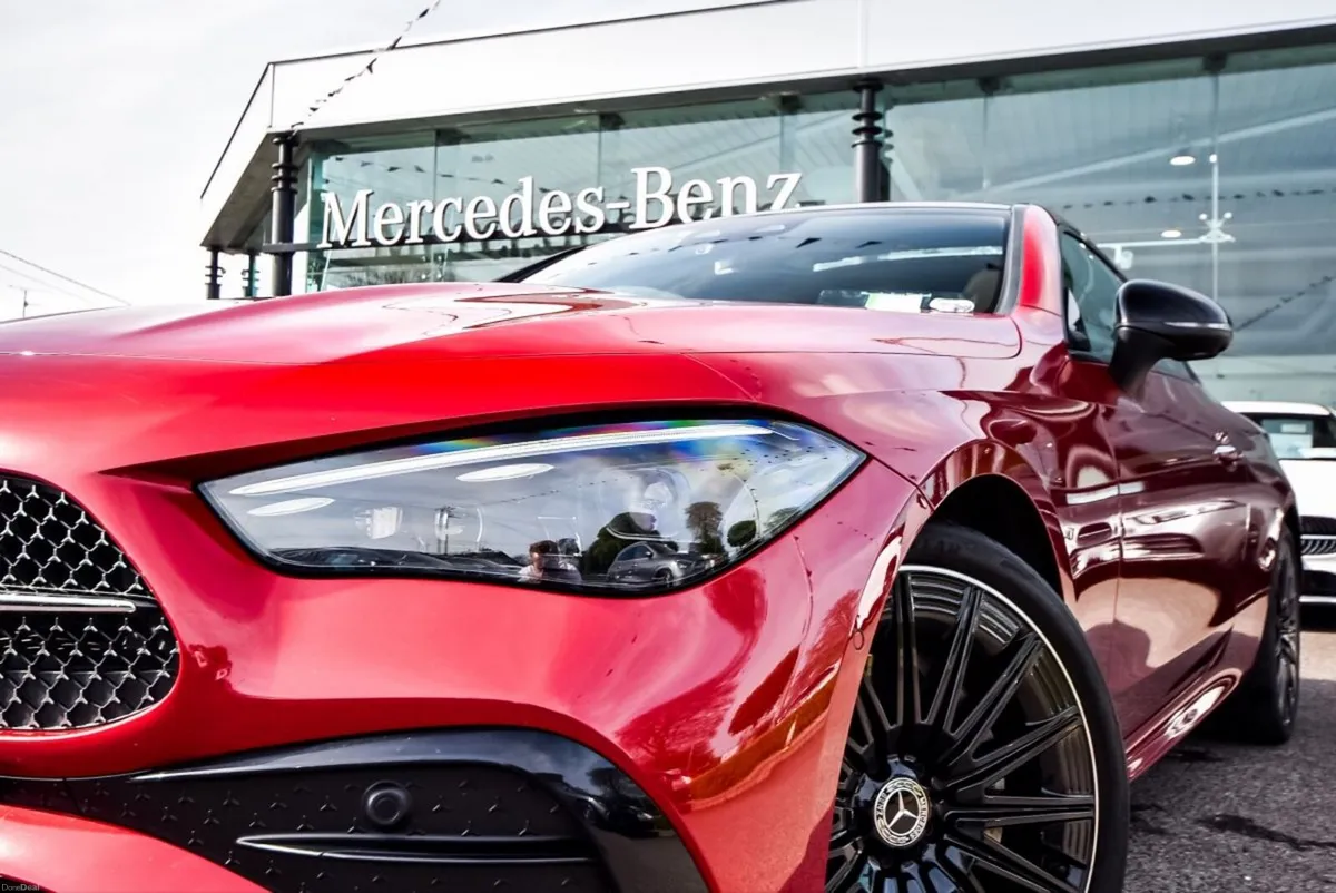Mercedes-Benz CLE 220d AMG Premium Pan Roof Night - Image 5