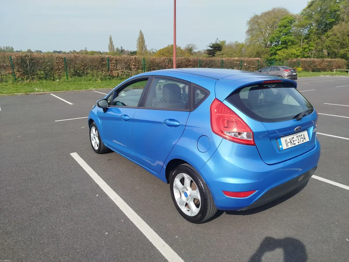 Ford Fiesta 2011 - Image 2