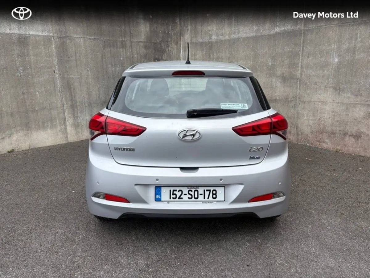 Hyundai i20 PETROL DELUXE 5DR - Image 3