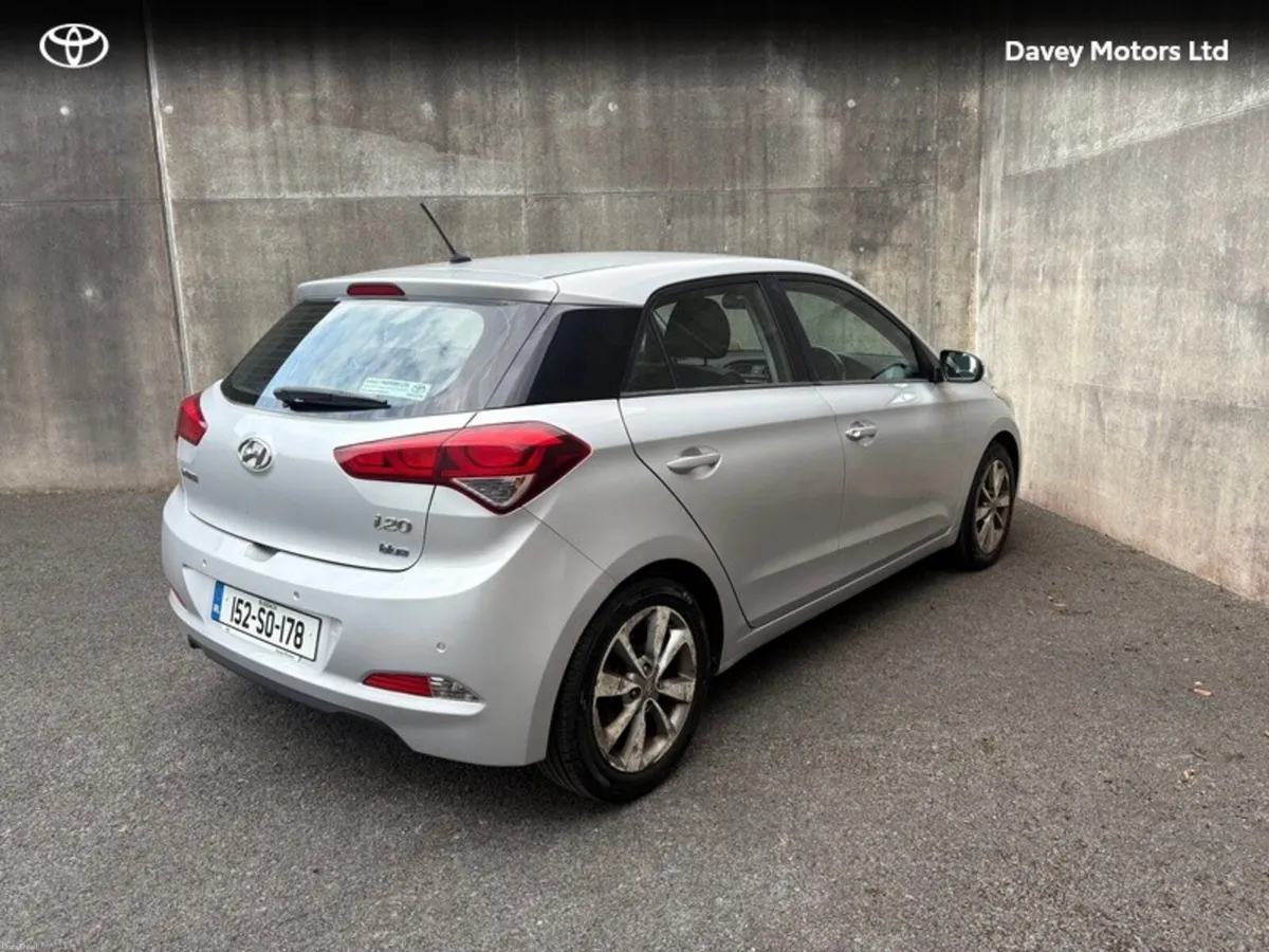 Hyundai i20 PETROL DELUXE 5DR - Image 2