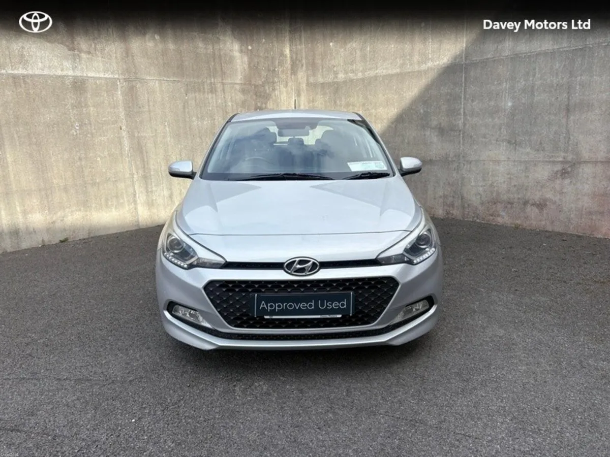 Hyundai i20 PETROL DELUXE 5DR - Image 4