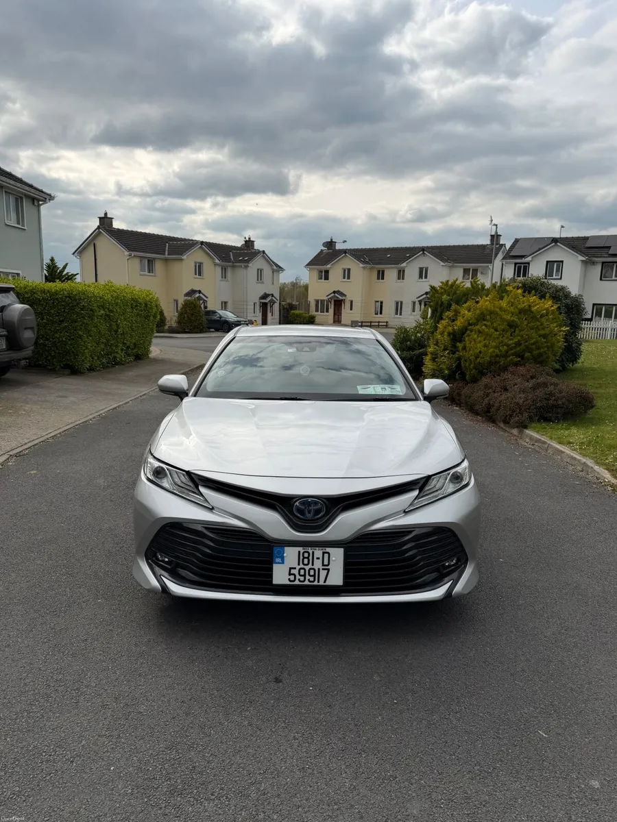 Toyota Camry 2018 - Image 2