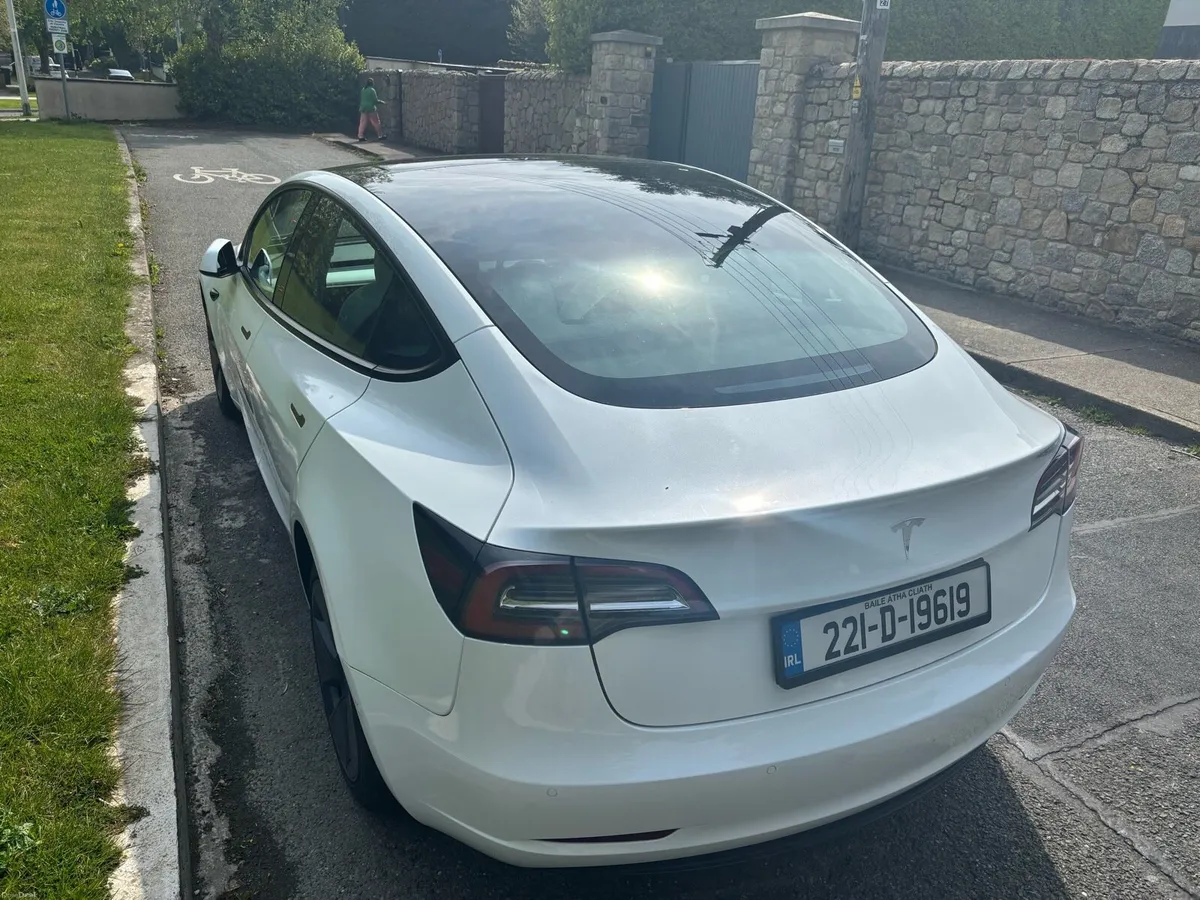 2022 Tesla 3 - Image 2