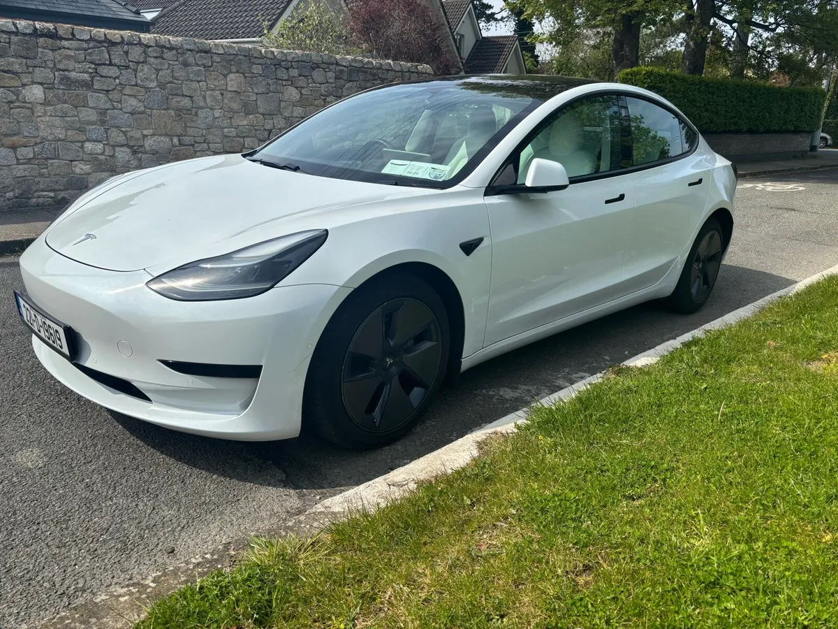 2022 Tesla 3 - Image 3