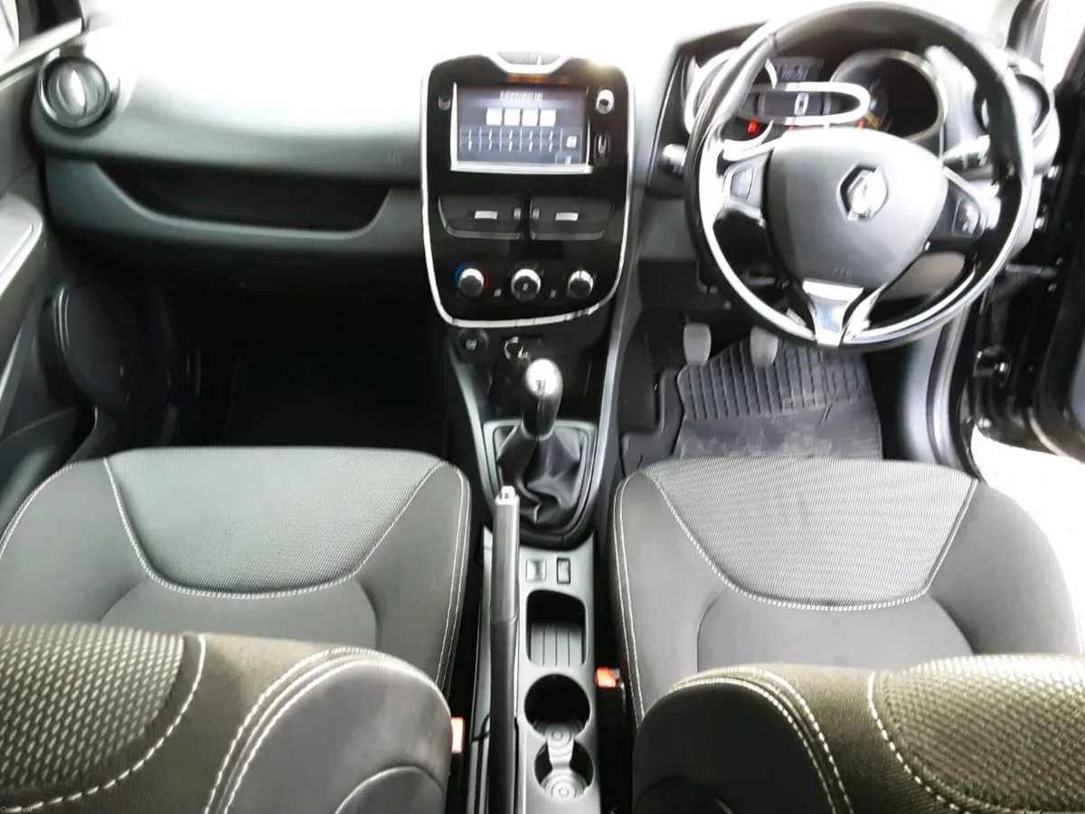 Renault Clio   2015 - Image 4