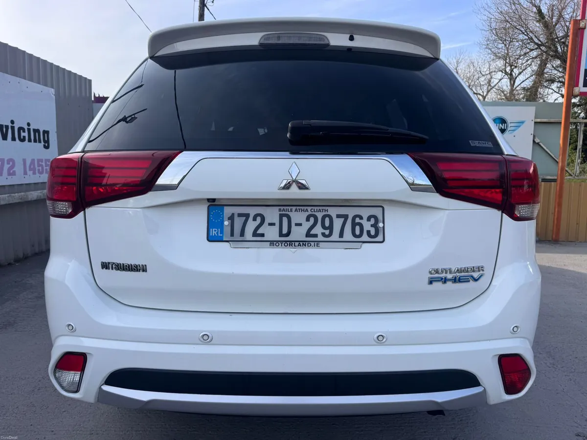 172 Mitsubishi Outlander PHEV 2.0L MIVEC High Spec - Image 4