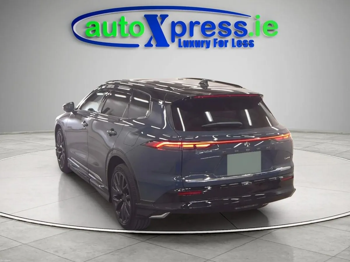 Toyota Crown 4 WD ESTATE, 360 camera, Ultra Low mi - Image 3