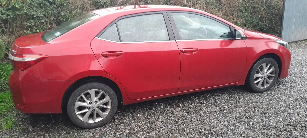 Toyota Corolla 2014 - Image 2