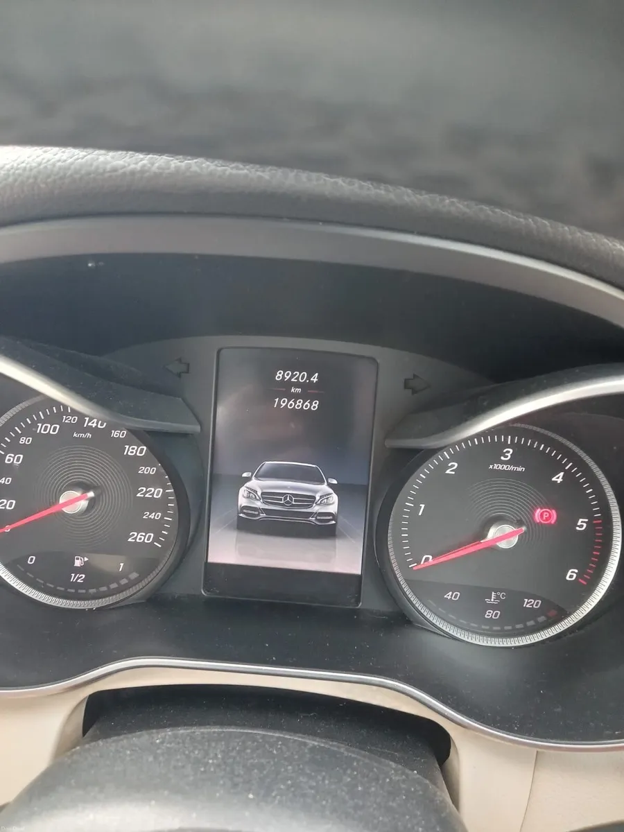 Mercedes-Benz C-Class 2016 - Image 2