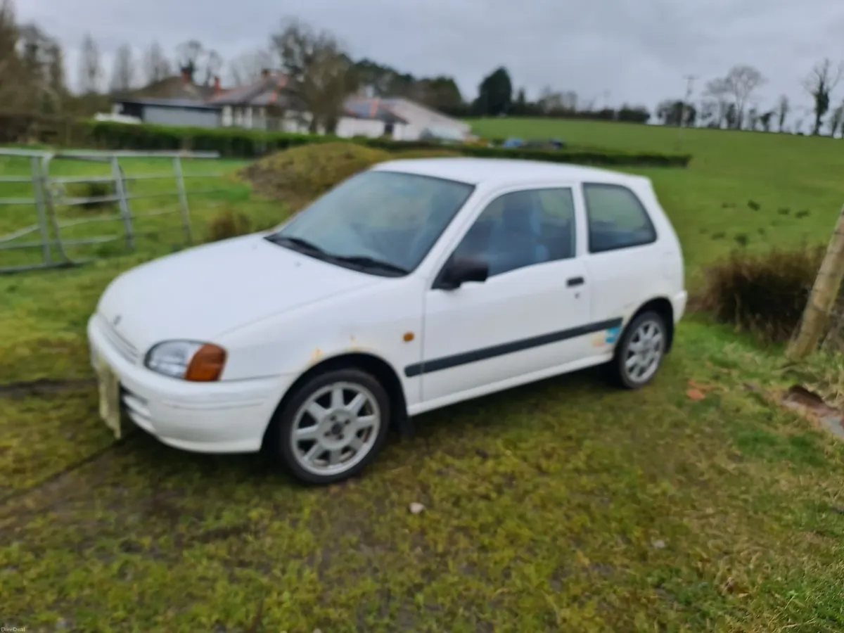 Toyota Starlet 1998 - Image 1