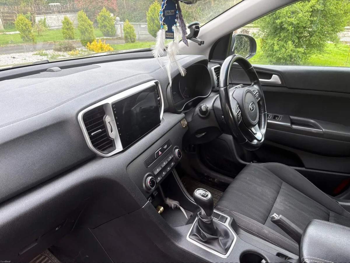 Kia Sportage 2017 - Image 2