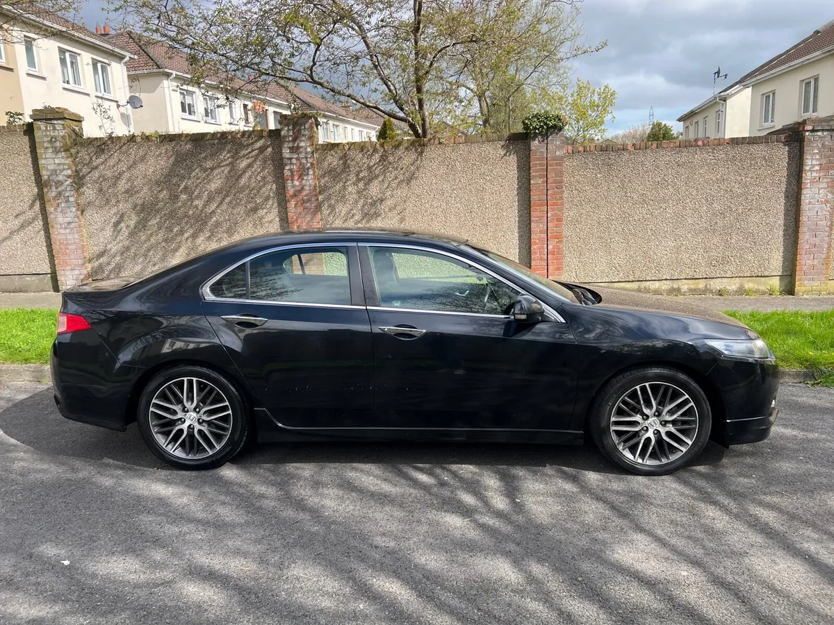 Honda Accord 2012 Type-S - Image 2