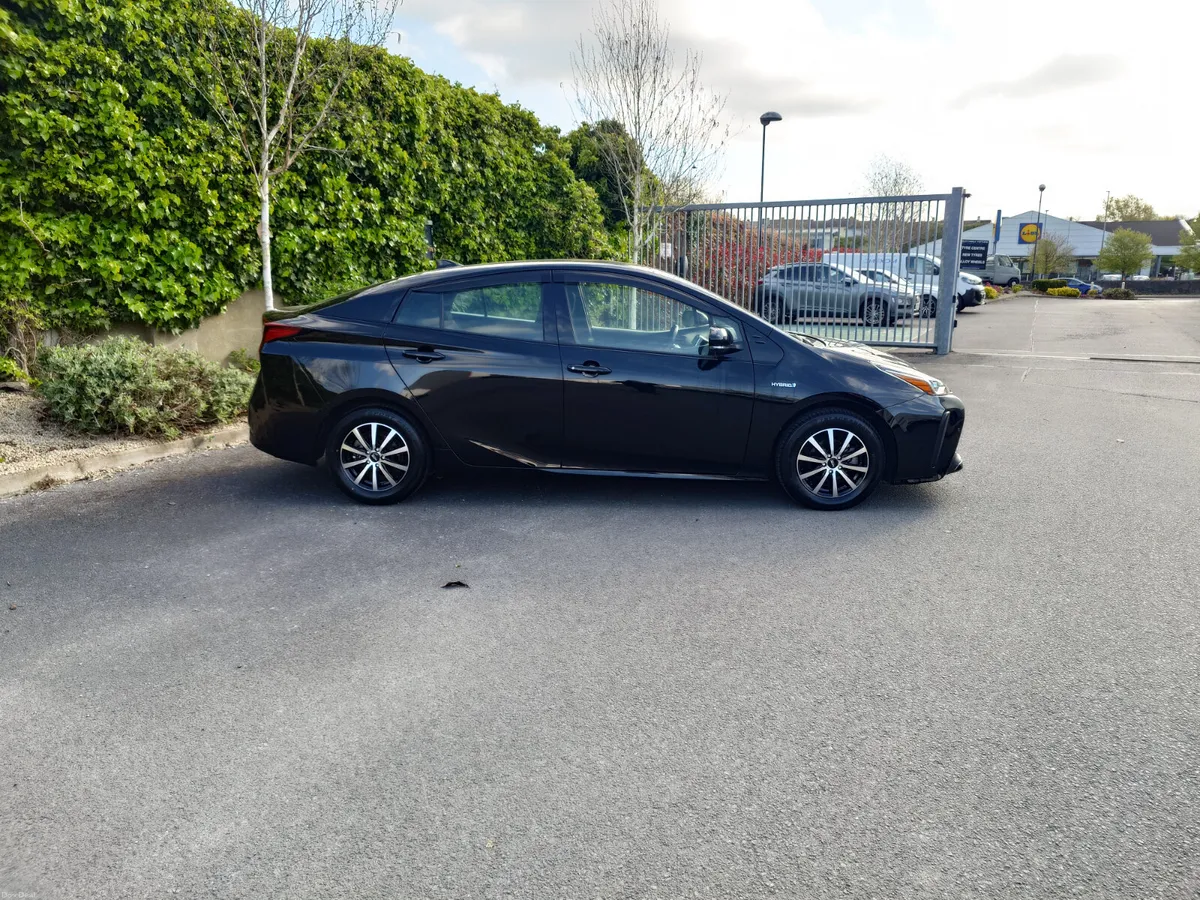 Toyota Prius Hybrid S - Image 4