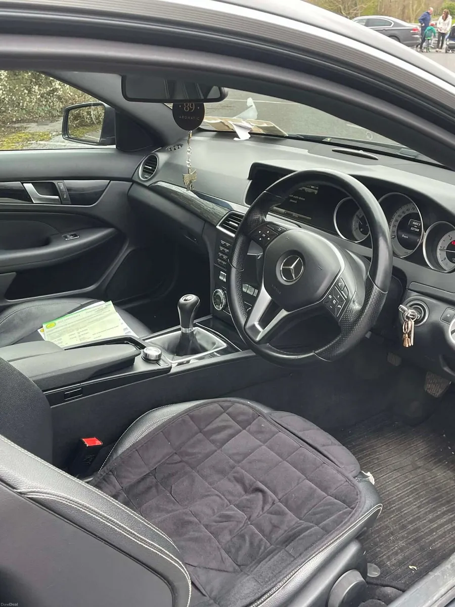 Mercedes- Benz - Image 6