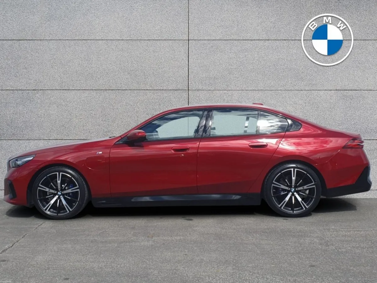 BMW 5-Series 530e M Sport Saloon - Image 3
