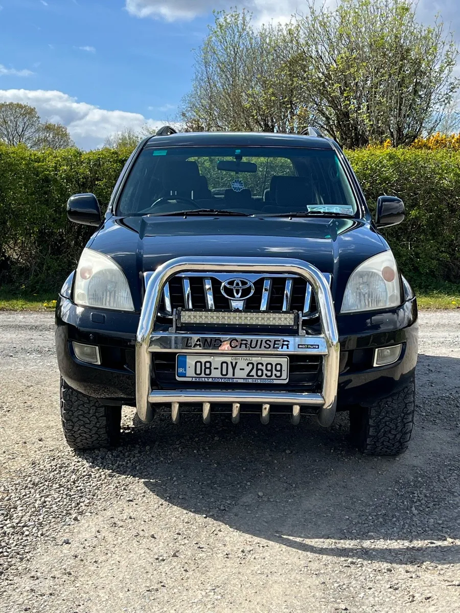 08 MANUAL 8 Seater Land Cruiser - Image 5
