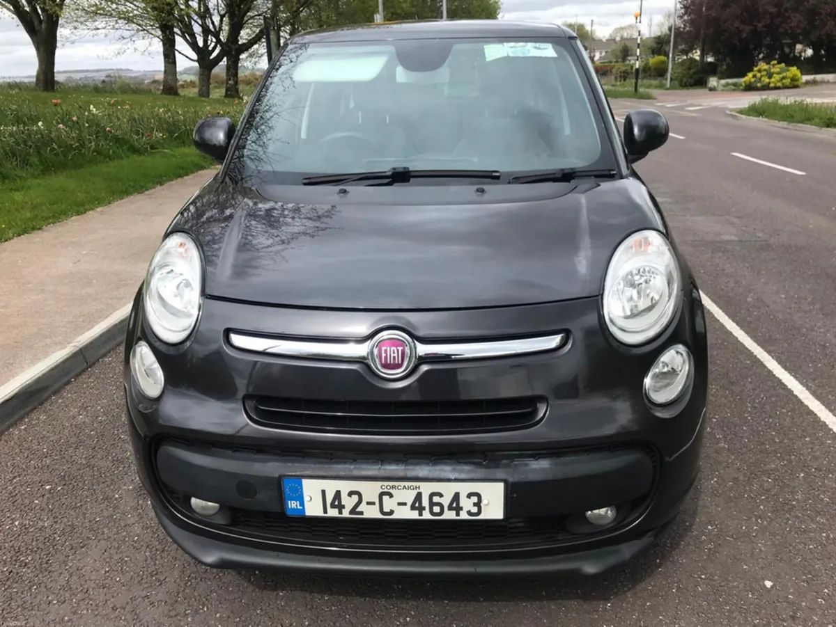 Fiat 500L 1.6 MULTIJET LOUNGE 105BHP 5DR - Image 1