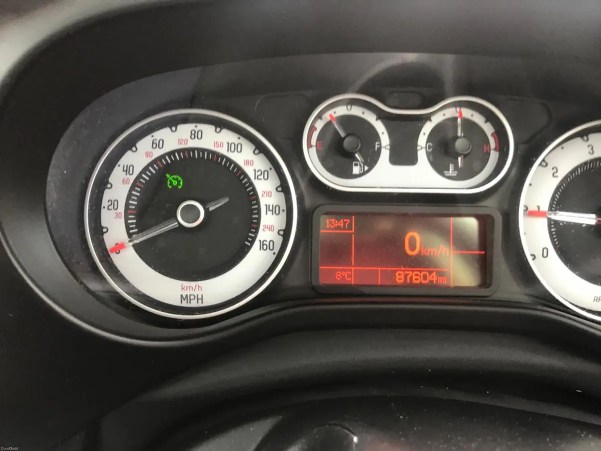 Fiat 500L 1.6 MULTIJET LOUNGE 105BHP 5DR - Image 5