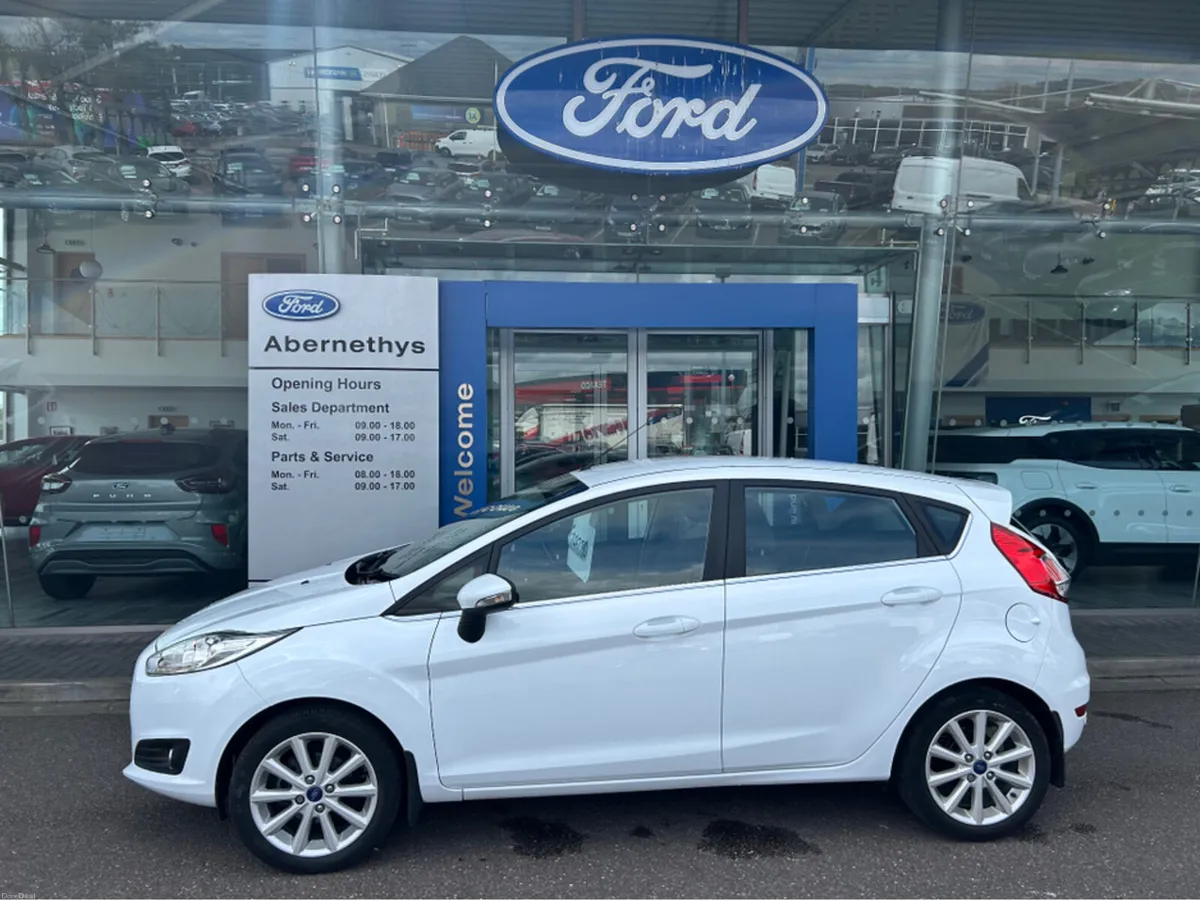 Ford Fiesta MCA TITANIUM 1.25 60PS M5 5 5DR 4DR - Image 1