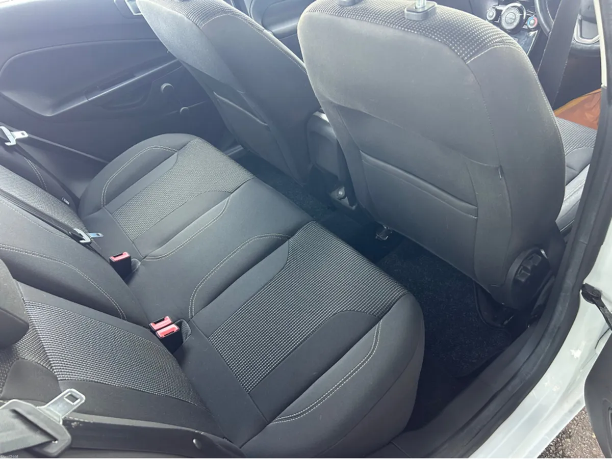 Ford Fiesta MCA TITANIUM 1.25 60PS M5 5 5DR 4DR - Image 2