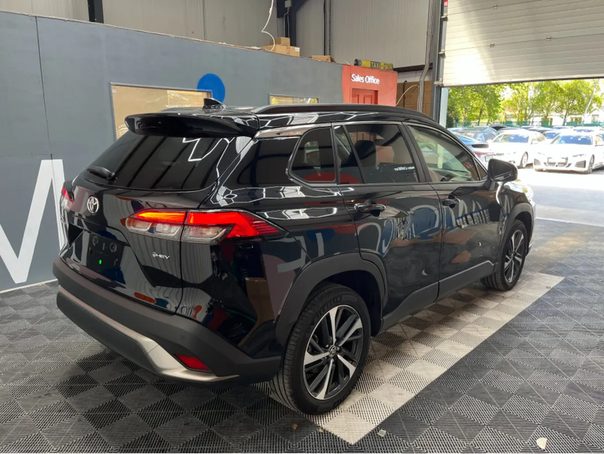 Toyota Corolla 2025 TOYOTA COROLLA CROSS HYBRID Z - Image 2